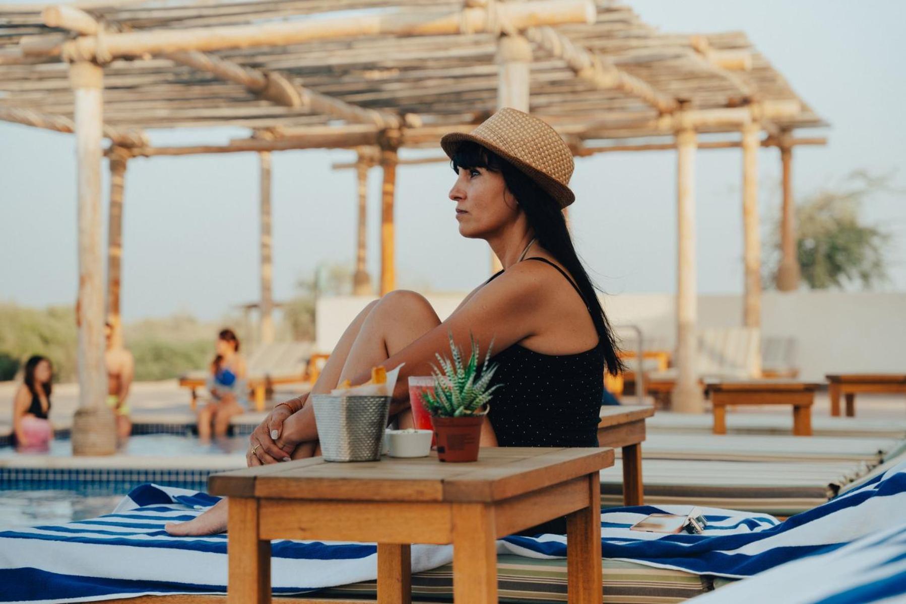 Bab Al Nojoum Al Mugheirah Resort Al Mirfa Bagian luar foto